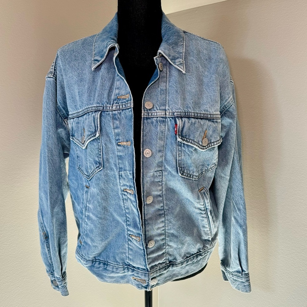 LEVI’S Denim Trucker Jacket‎ Size Small Light Wash Excellent Condition